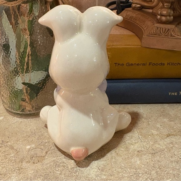 Vintage Ceramic Rabbit Holding An Easter Egg - Picture 3 of 7